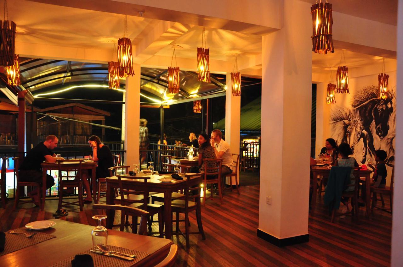 Oak Ray La Ella Breeze Hotel Exterior photo