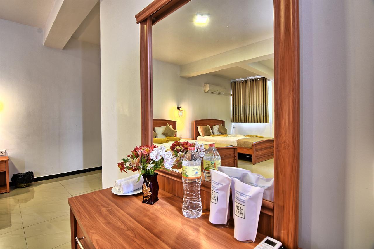 Oak Ray La Ella Breeze Hotel Exterior photo
